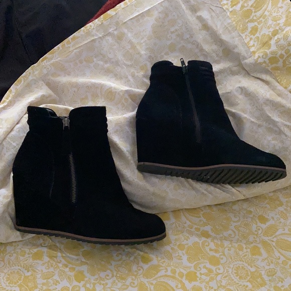 Shoes - Picture 2 of 3